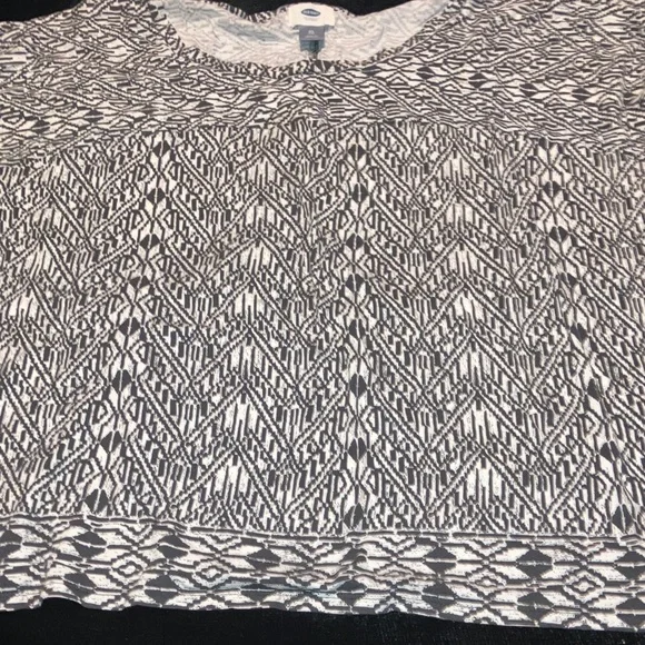 Old Navy Black and White Chevron Blouse - Picture 3 of 5